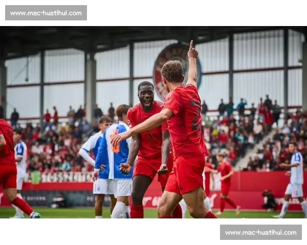 拜仁慕尼黑 VS 草蜢：苏黎世季前赛打响新征程